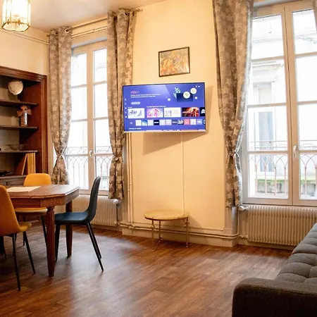 Les Archives Du Breuil Apartman *